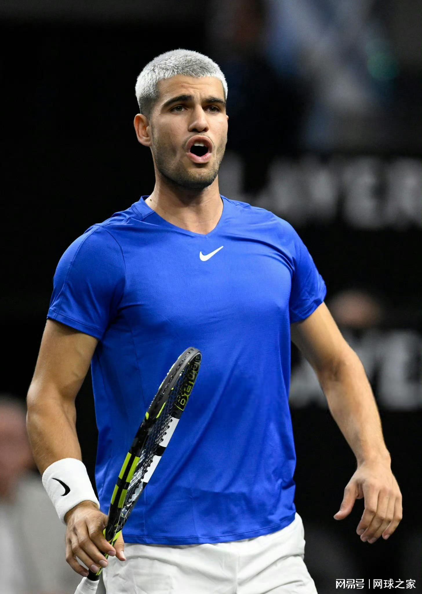 尤其在反手, 发球和正手 尤其在反手, 发球和正手